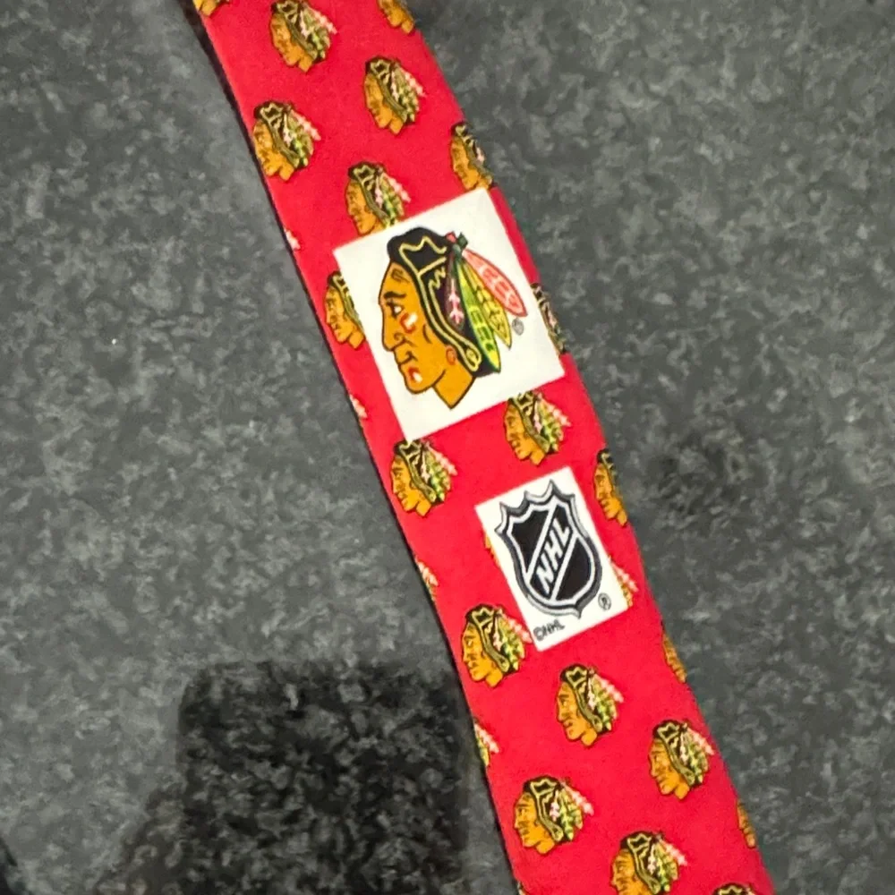 Vineyard Vines Blackhawks Tie